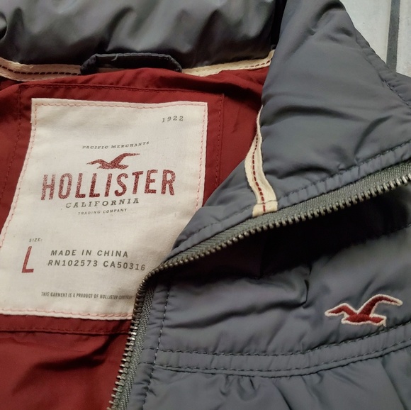 Hollister Puffer Vest - Picture 5 of 8